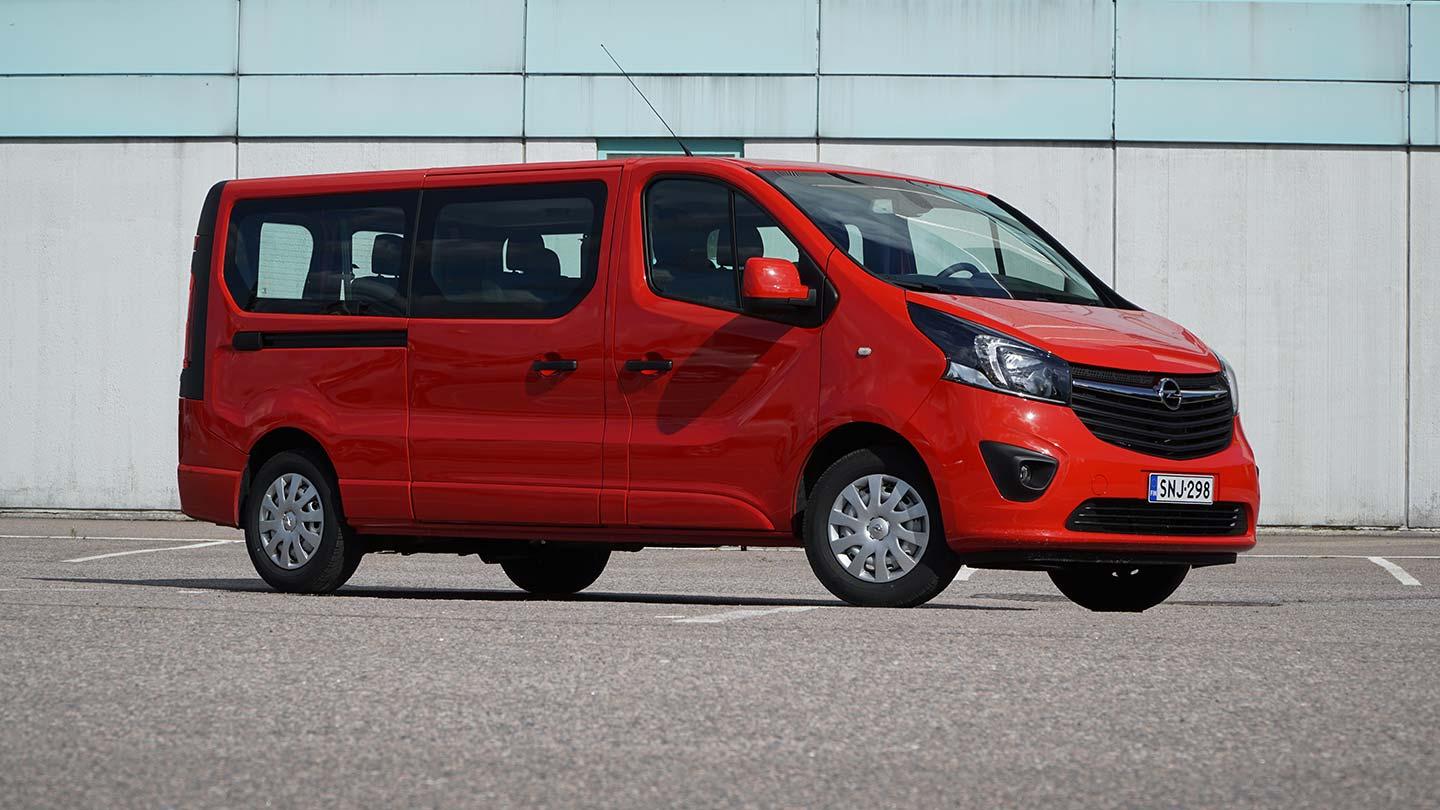Опель пассажирский. Бус виваро. Минивэн opel vivaro. Опель виваро 2000. Opel vivaro lwb.