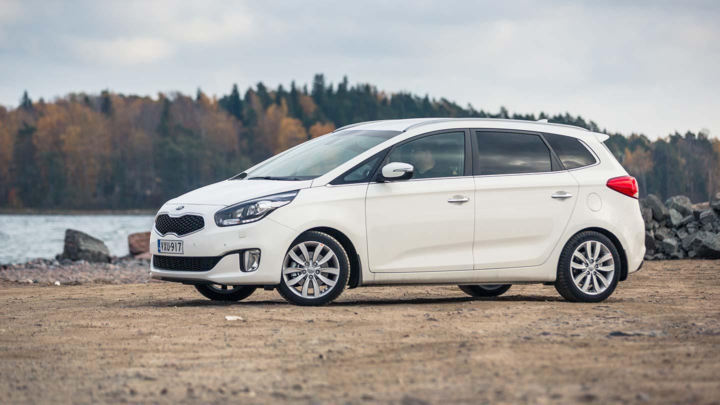 Kia carens 2015