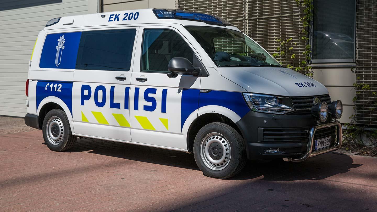 Poliisiauton Uusi Kuosi N in V ri Vaihtuu Poliisiauton Uusi Kuosi N in V ri Vaihtuu