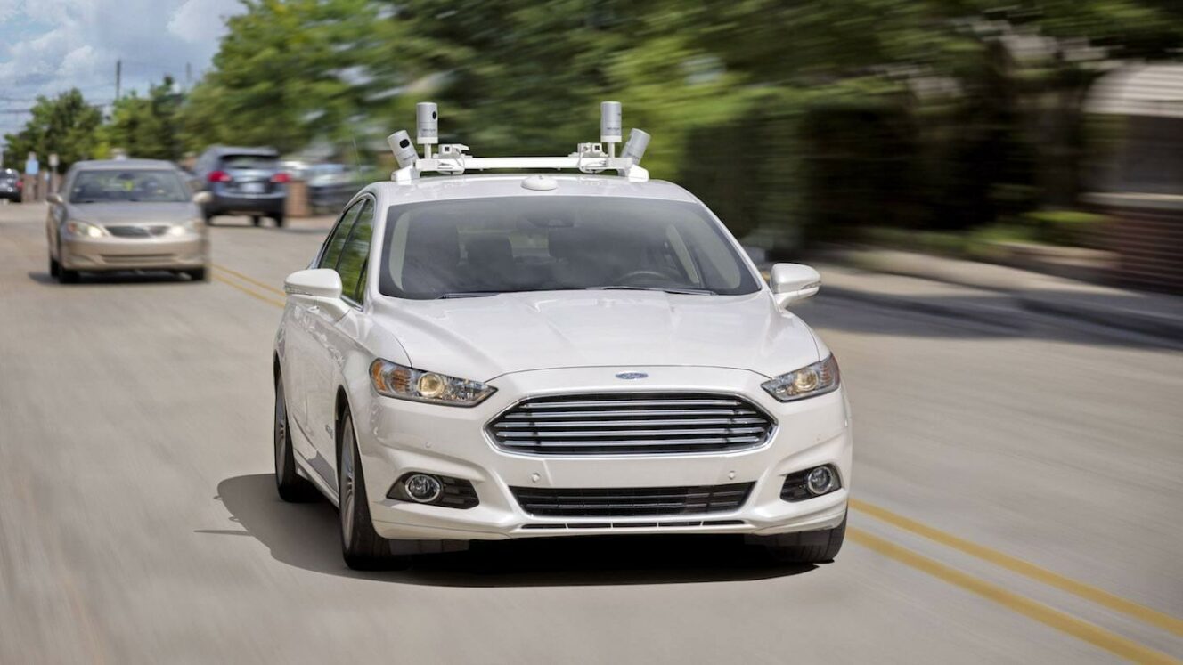 Fordilta ohjauslaitteeton kimppakyytiauto vuonna 2021