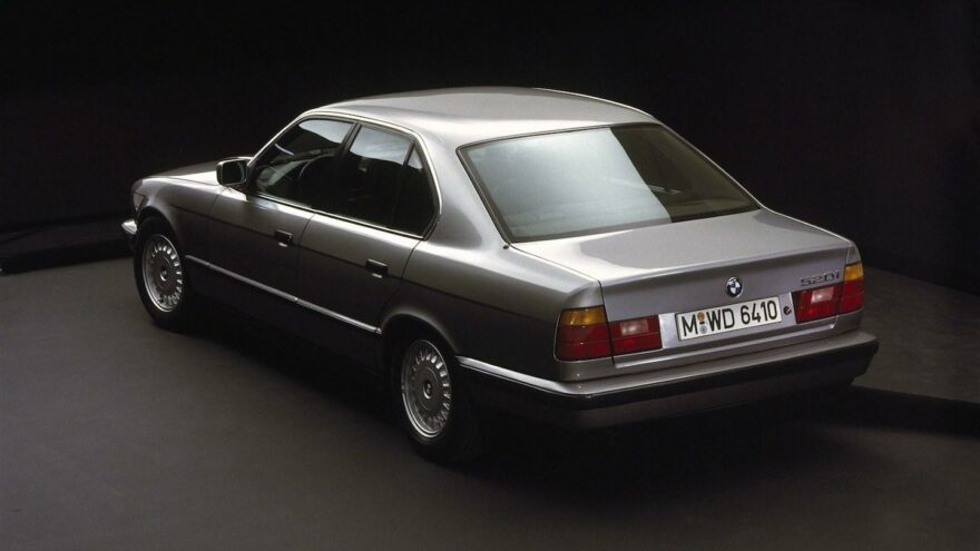 BMW 5-sarjan lyhyt historia E34