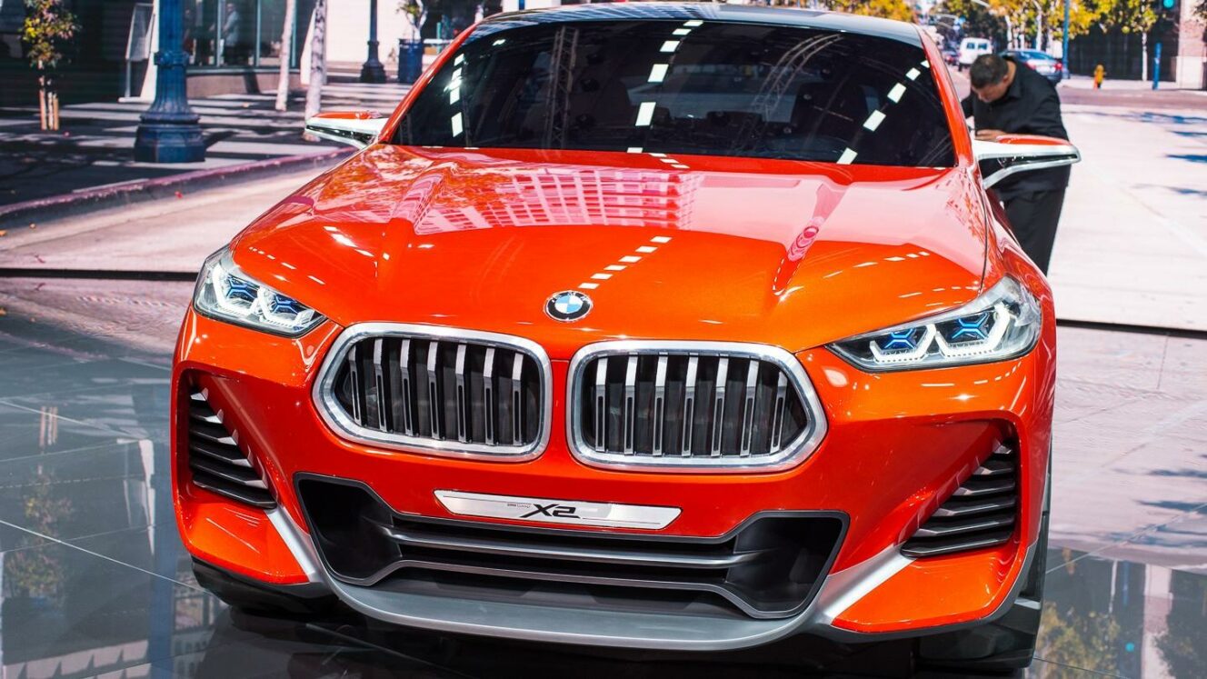 BMW vyöryttää 40 malliversiota