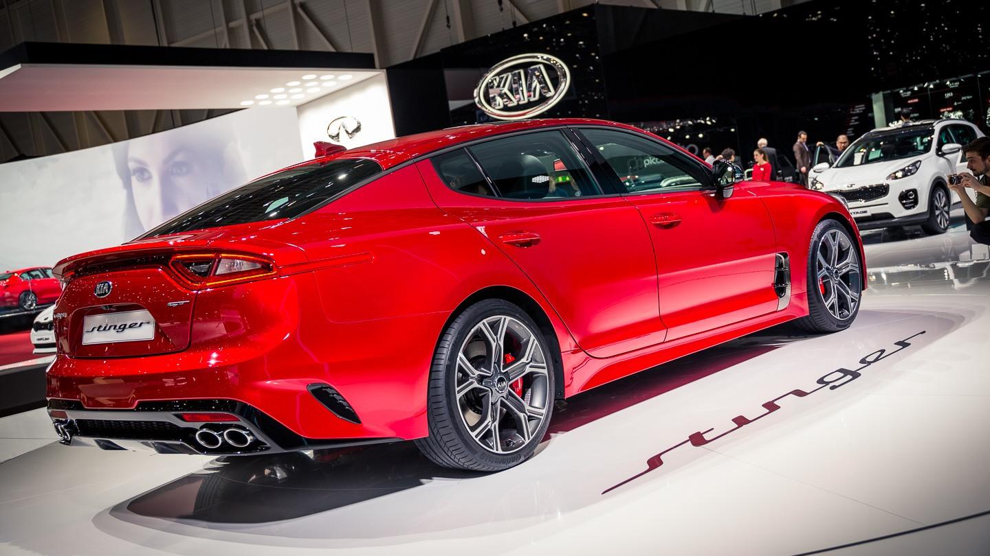 Kia stinger 370 лс