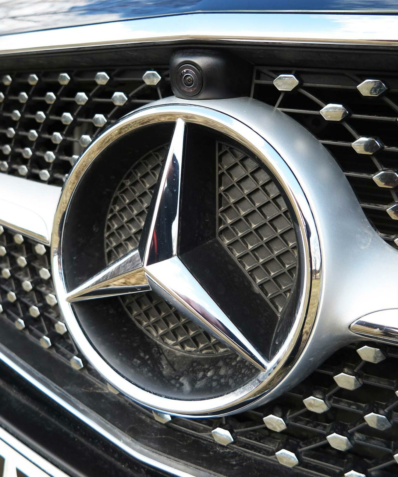 Mercedes-Benz logo