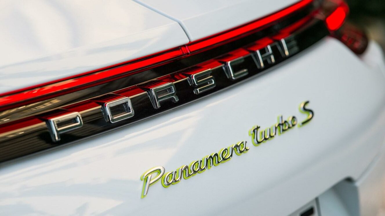 Porsche Panamera hybridien toimitusajat