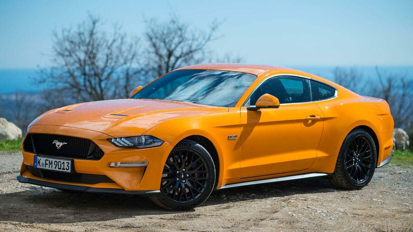 Ford Mustang hybridi