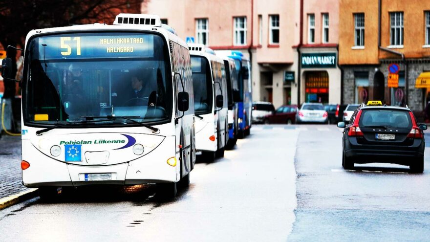 Kaukoliikenteen bussit poistuivat www.matka.fi -reittioppaasta