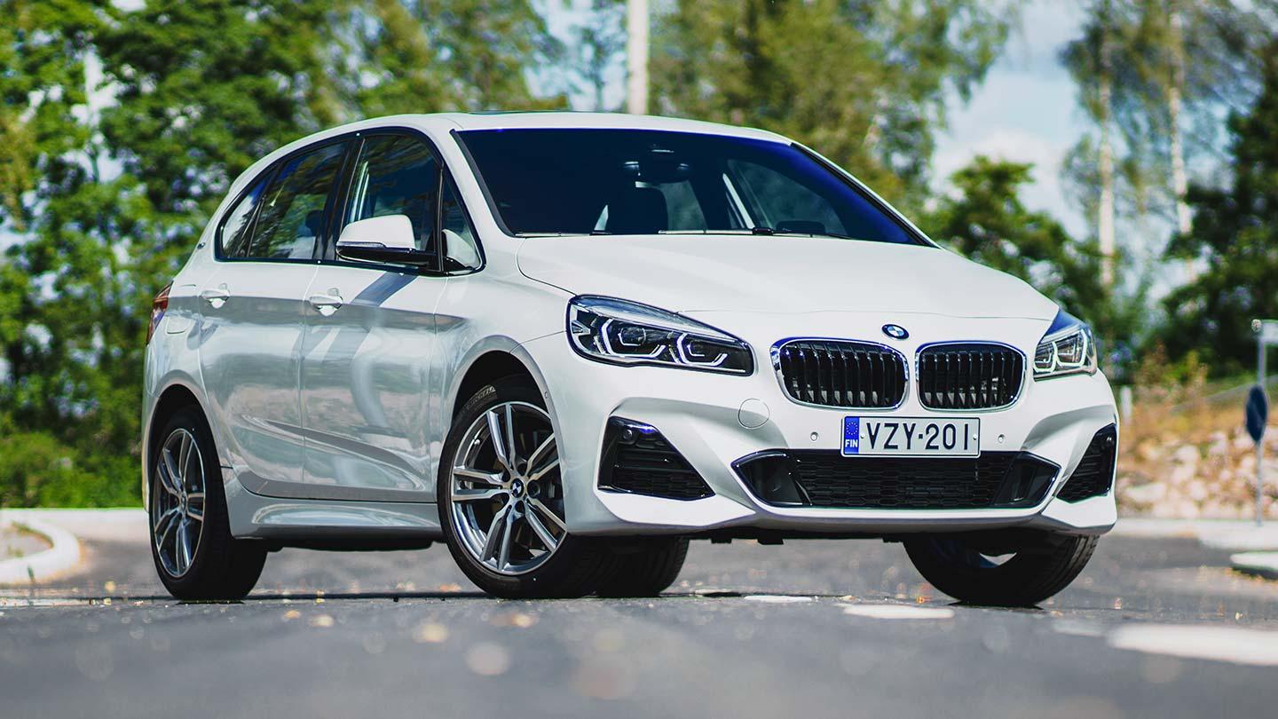 BMW 225xe PHEV gets a better battery  electrivecom
