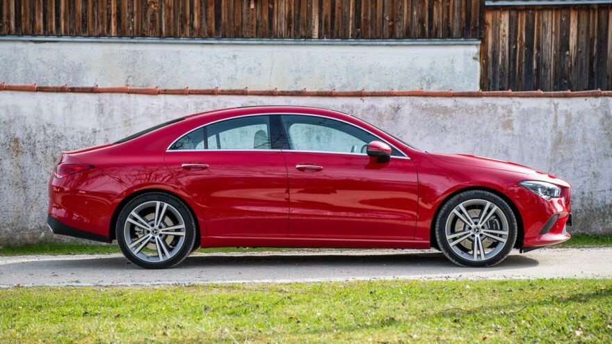 Mercedes-Benz CLA hinta