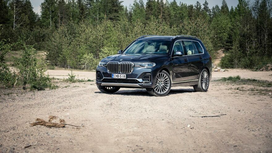 ensivaikutelmia autoista / BMW X7