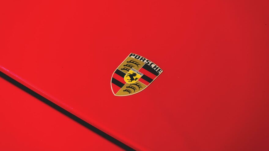 RM Sotheby's - Porsche 924 Carrera GTS emblem