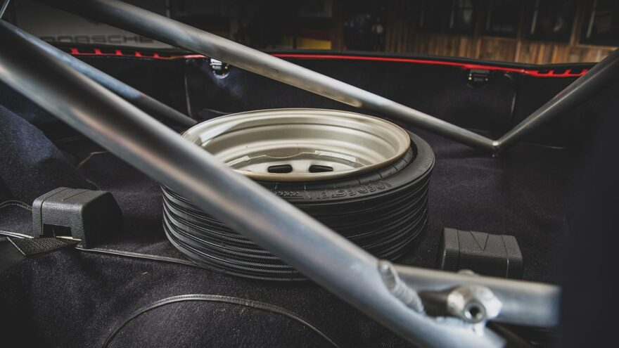 RM Sotheby's - Porsche 924 Carrera GTS tire