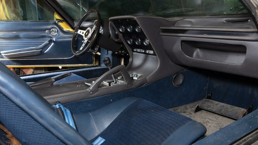 RM Sotheby's - Lamborghini Miura P400 S interior