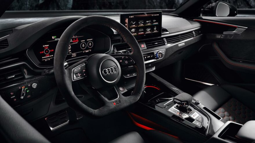 Audi RS 4 Avant uudistui