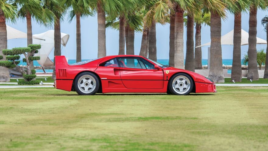 RM Sotheby's - Ferrari F40 side