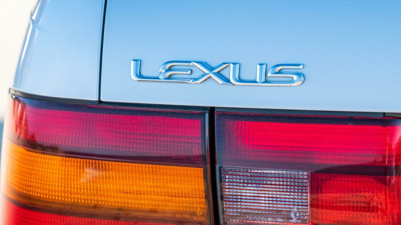 Lexus logo nimi