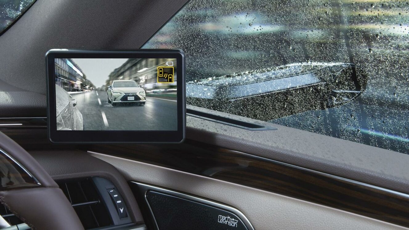 Lexus ES saa virtuaalipeilit