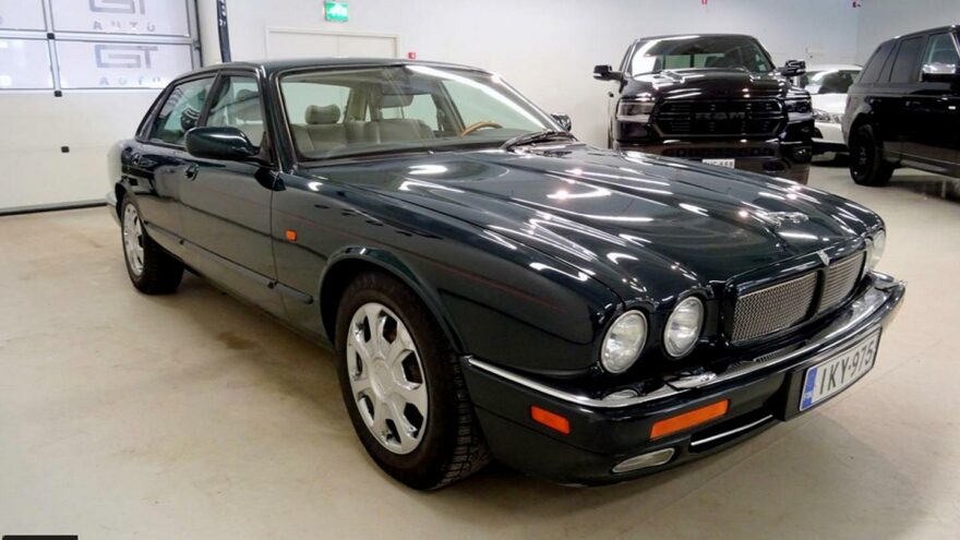 Jaguar XJR Etuoikea - Tori.fi