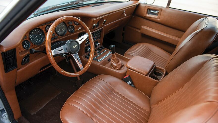 Aston Martin V8 Vantage interior - RM Sotheby's