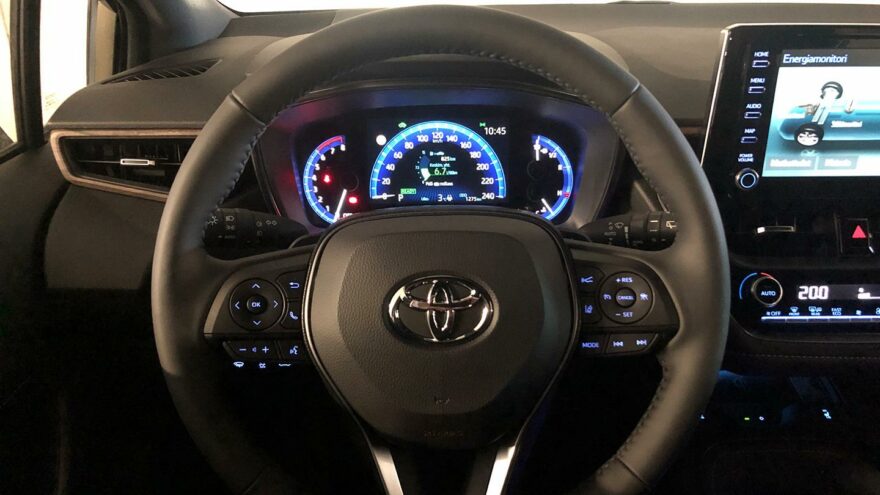 Toyota Corolla Touring Sports 2.0 Hybrid Trek