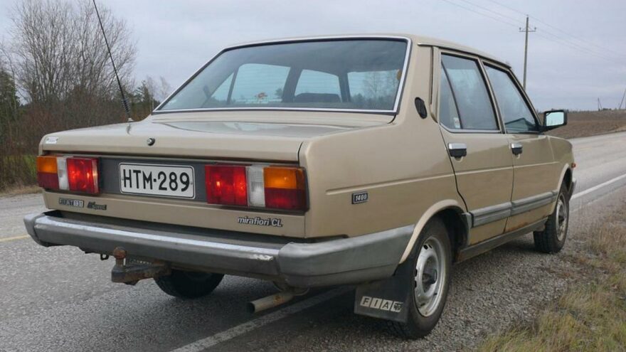 Fiat 131 takaviisto - Tori.fi
