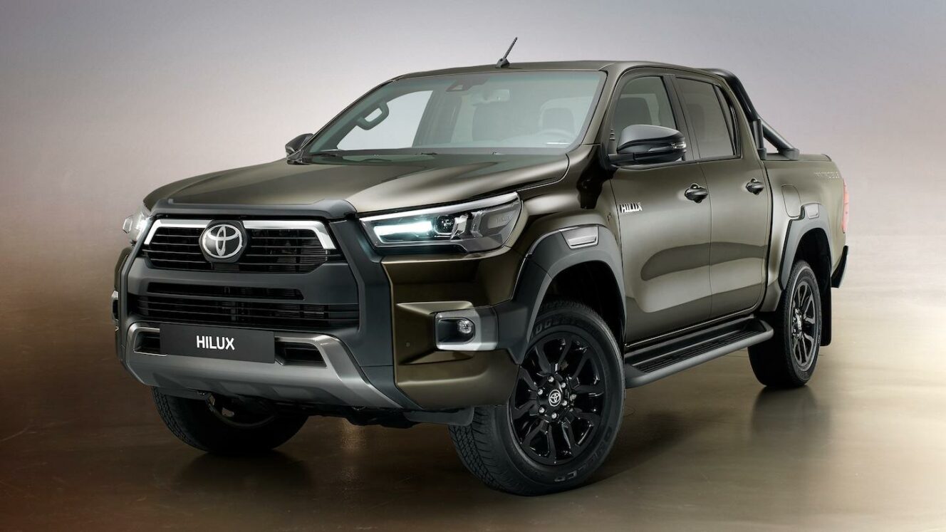uusi Toyota Hilux 2020