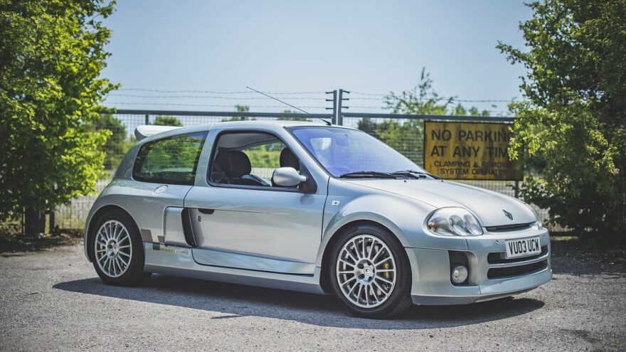 Renault Clio V6 Front - The Market