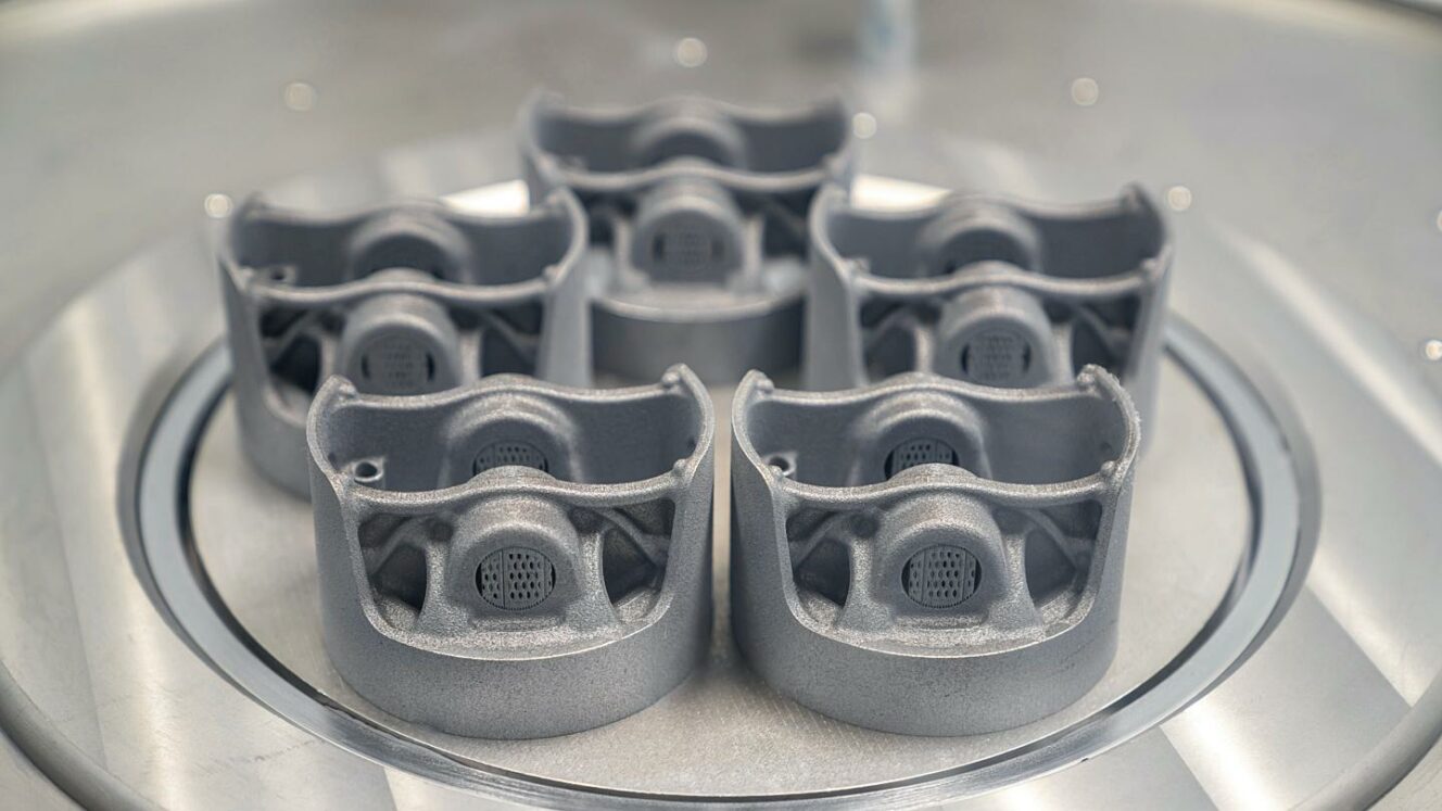 Porsche 3D-printing pistons