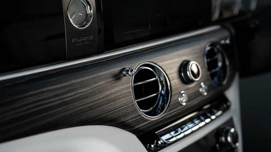 Rolls-Royce Ghost 2020 interior detail