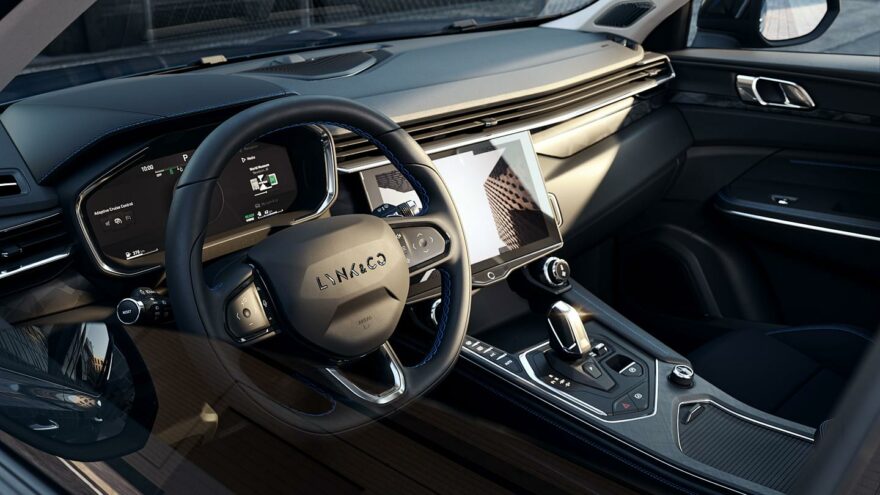 Lynk & Co 01 - front interior