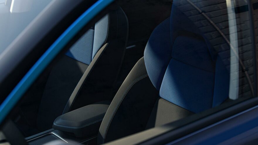Lynk & Co 01 - front seats