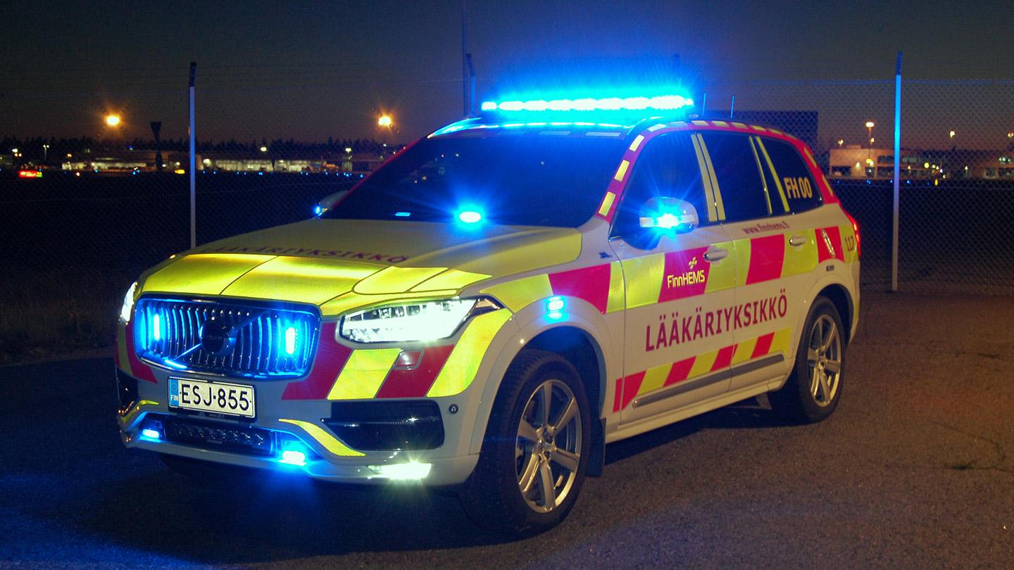 Turvallisesti potilaan luo – lääkärihelikopteripalvelu FinnHEMS luottaa  Volvoon