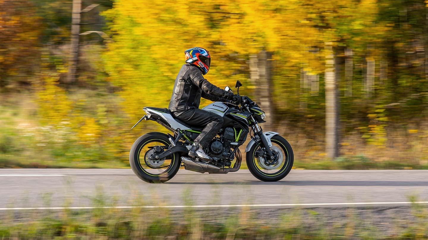 Js 650 Koeajo: Kawasaki Z 650 on huomiota herättämätön suosikki