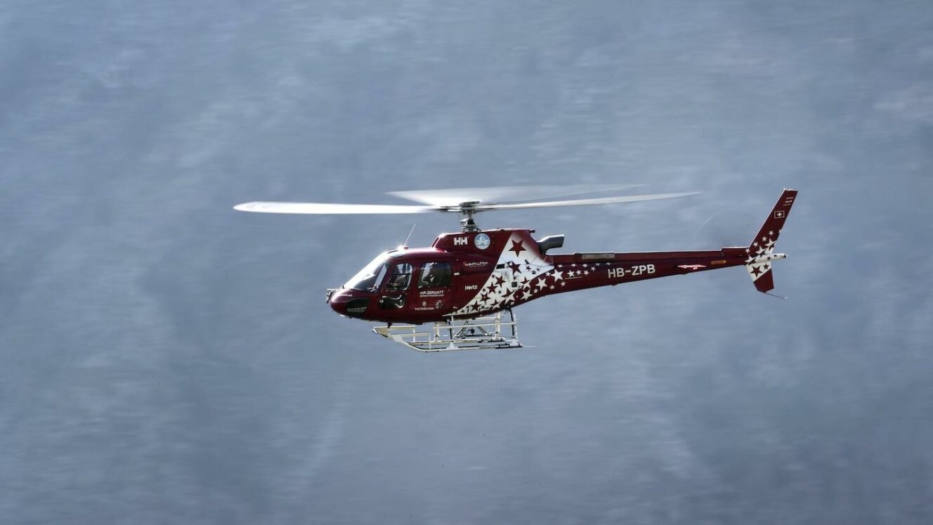 Air Zermatt Sveitsi Alpit helikopteri