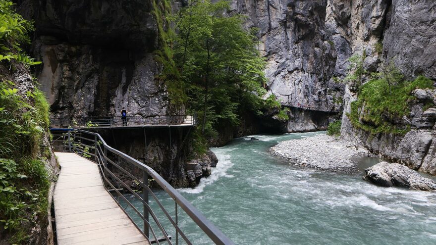 Aareschlucht Alpit Sveitsi Aarejoki