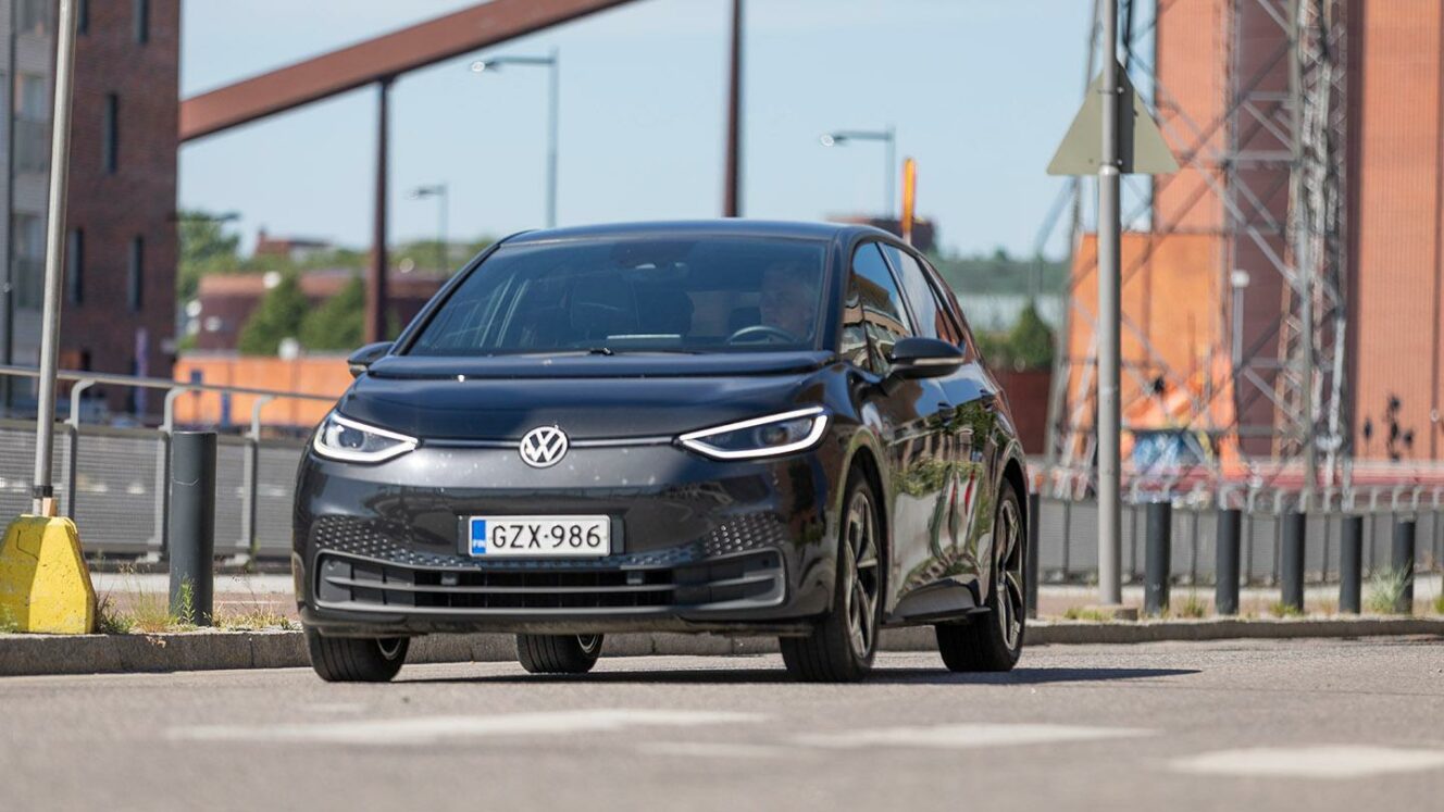 Volkswagen ID.3 käyttötesti moottori testaa ID3 sähköauto helle kulutus kesä