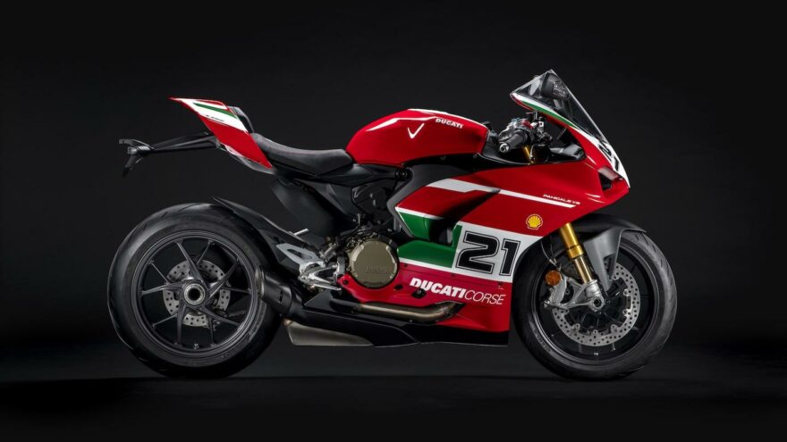 Ducati Panigale V2 Bayliss 1st Championship 20th Anniversary erikoismalli