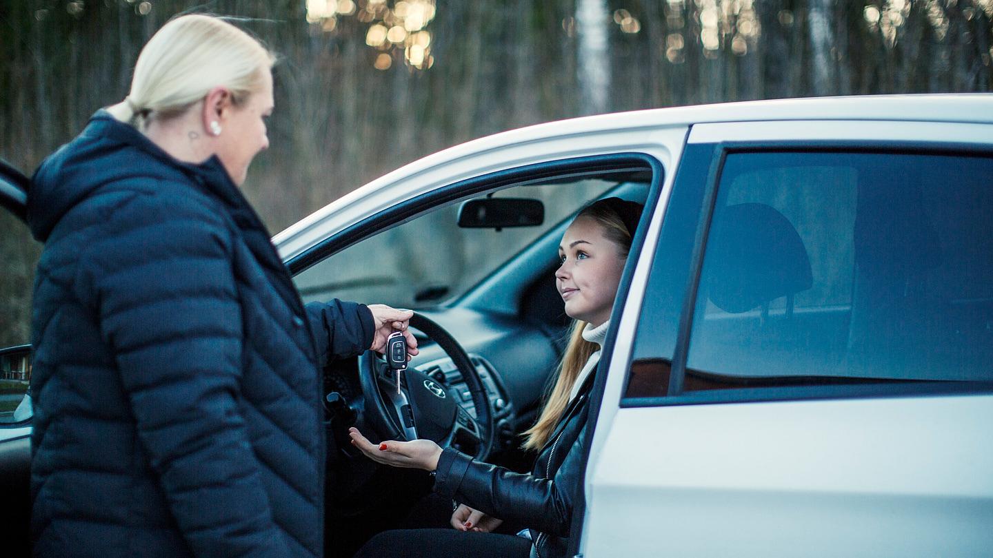 Liikenneturva & Traficom: Vinkit Ajokortti-ikäisten Vanhemmille