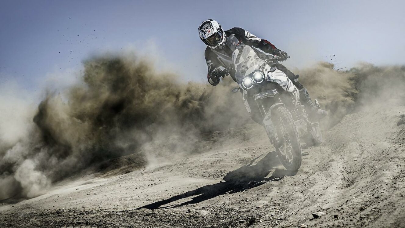 Ducati DesertX adventure moottoripyörä enduro