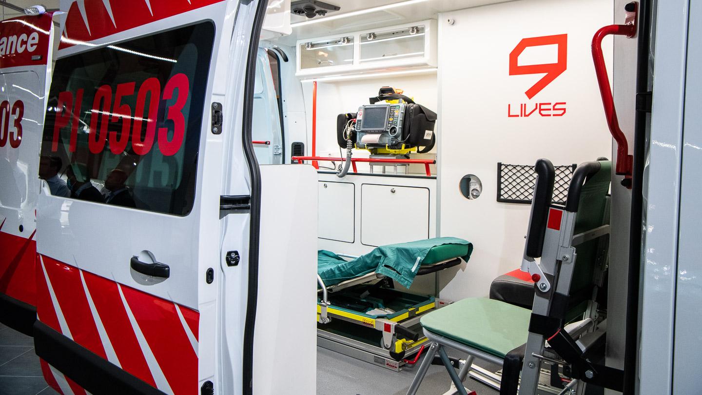 Renault ambulanssi Renault Master 9Lives Sorsa sairaankuljetus