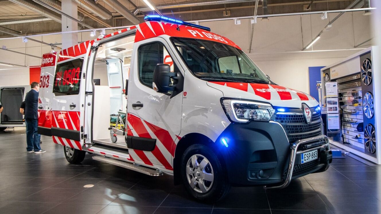 Renault ambulanssi Renault Master 9Lives Sorsa sairaankuljetus