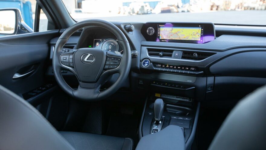Lexus UX300e