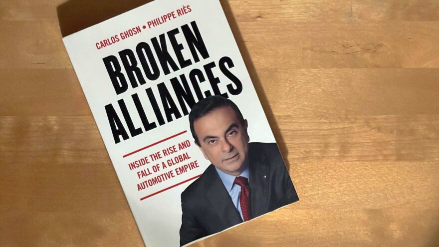 Autokirjat jouluksi Carlos Ghosn Philippe Riés Broken Alliances kirja book