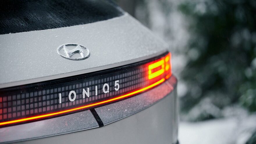 Hyundai Ioniq 5 käyttötestiauton takavalot
