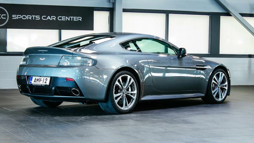 Aston Martin V12 Vantage – Tori autot