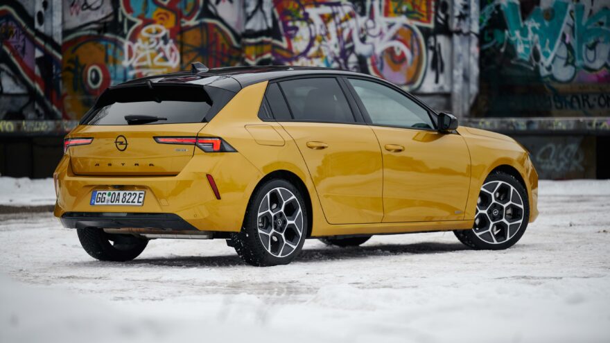 Opel Astra PHEV