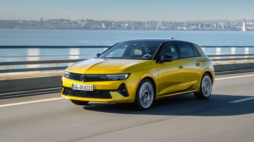 Opel Astra PHEV plugari lataushybridi hintavertailu