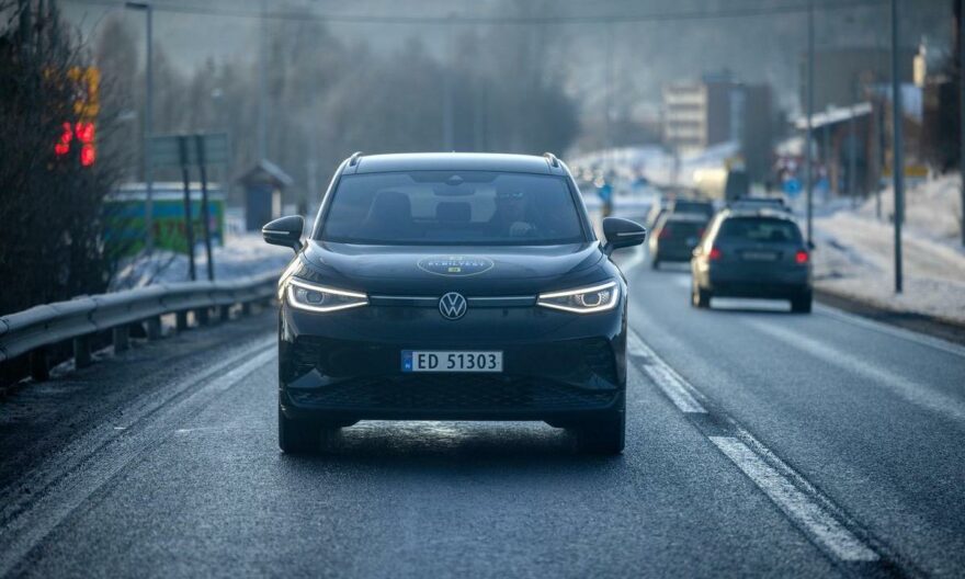 maailman suurin sähköautotesti kahvitauko lataus