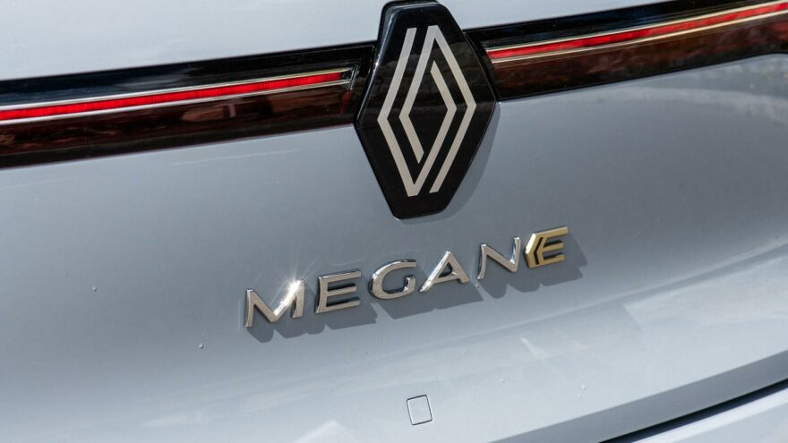 Renault Megane E-Tech Electric sähköauto 60 kwh koeajo 160 kw