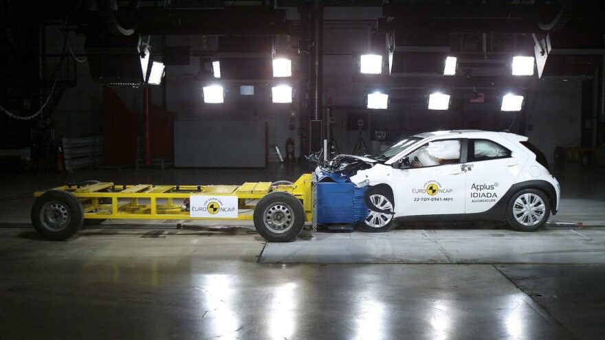 Toyota Aygo X Euro NCAP törmäys testi onnettomuus turvallisuus